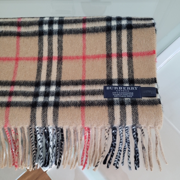 AUTHENTIC VINTAGE CLASSIC BURBERRY 100% PURE CASHMERE MEN'S SCARF MADE IN ITALY. - Picture 6 of 6